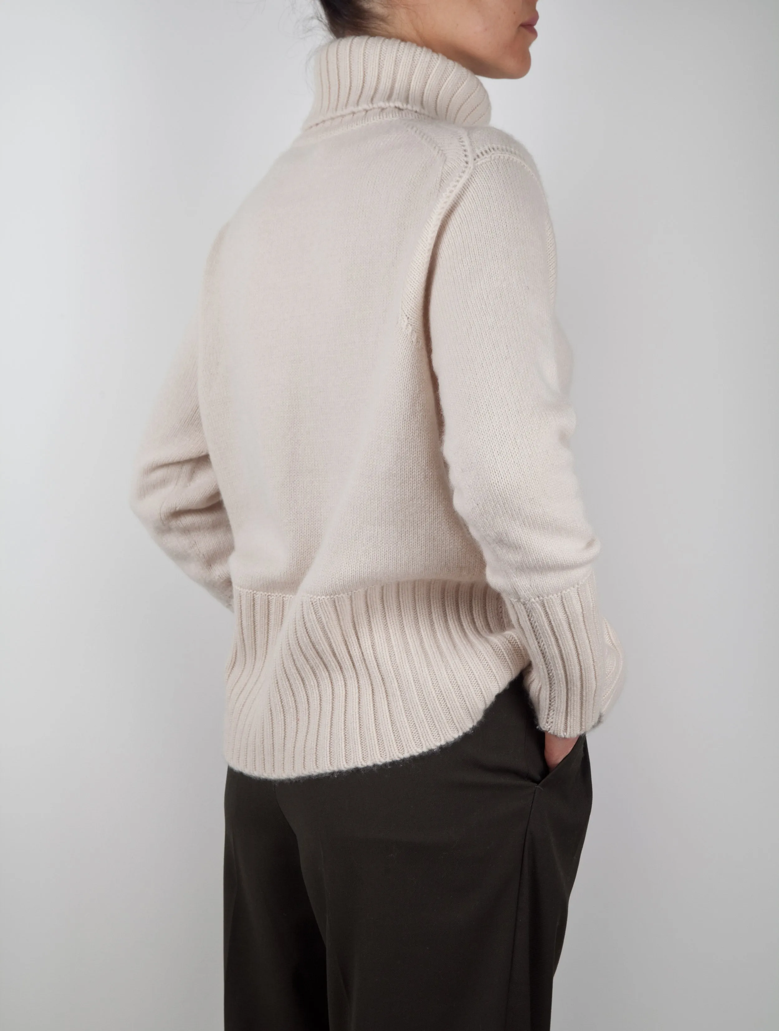 Mid-Weight Roll Neck Cashmere Sweater