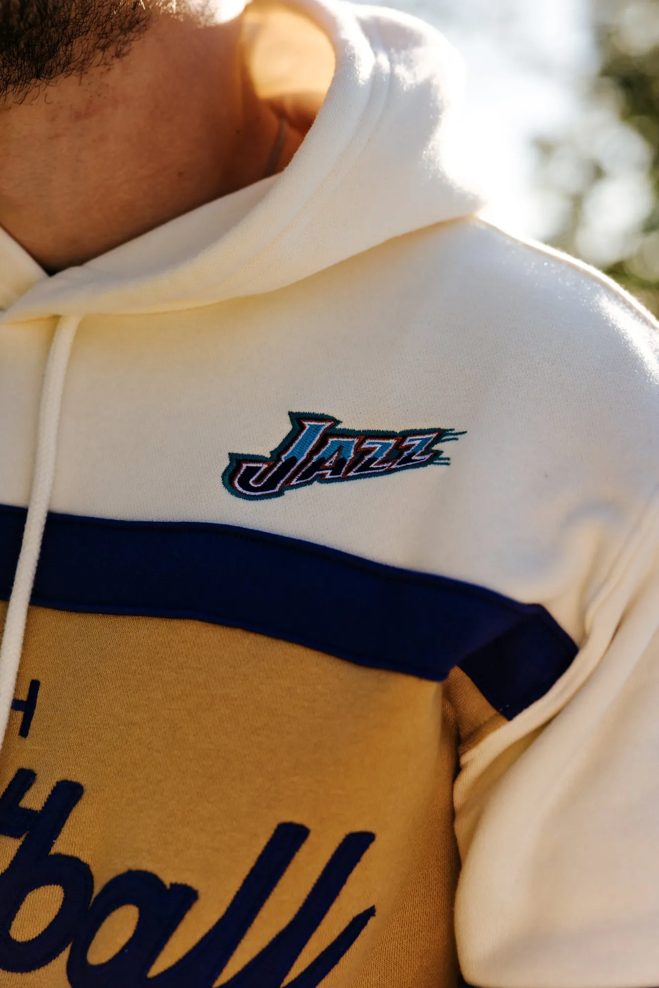 NBA Head Coach Hoodie Jazz - Tan - Mitchell n Ness